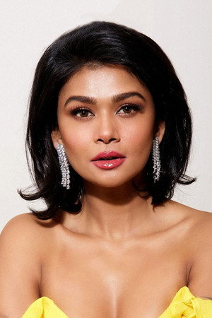 Sakshi Pradhan in MR-9  Do or Die