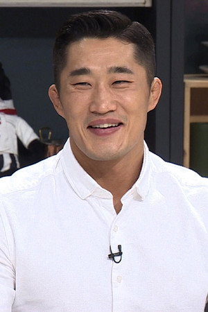 Kim Dong-hyun in UFC Fight Night 117: Saint Preux vs. Okami