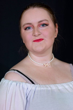 Robyn Kelly in Crossfade
