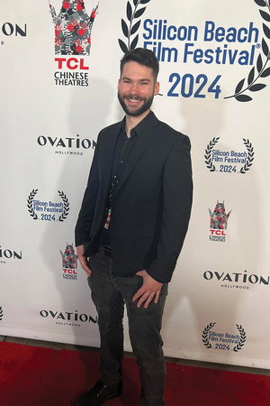 Benjamin Mehr in Forever Red
