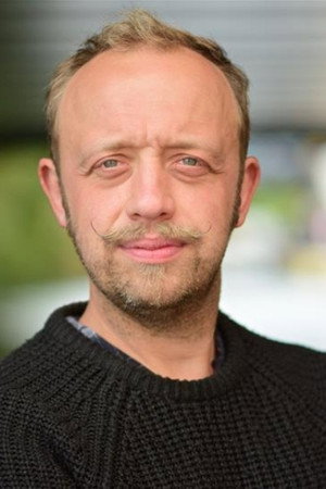 Michael Lambourne in Cashback