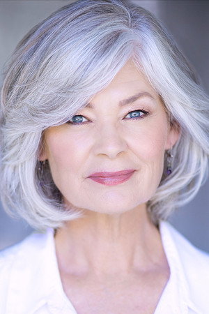 Sallie Glaner in Simón