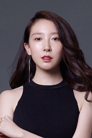 Han Xuewei in The Light of Darkness