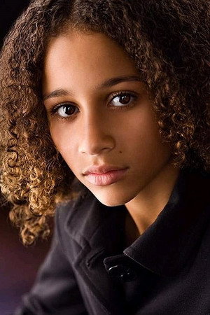 Alexis Llewellyn in Things We Lost in the Fire