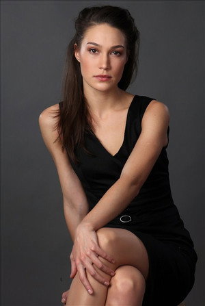 Viktoriya Raykova in Apartment 18