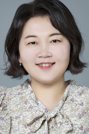 Lee Sun-hee in Move the Grave