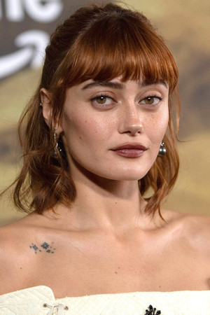 Ella Purnell in Ways to Live Forever