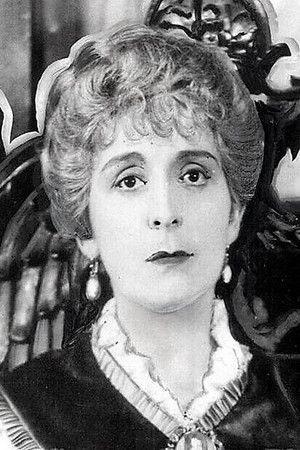 Clarissa Selwynne in The Flash of an Emerald
