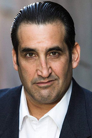 Alexander Aguila in Mei Mei