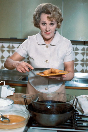 Fanny Cradock in Cookery Hints AKA Cooking Tips