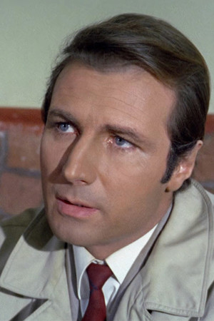 Roland Carey in Mission to Caracas