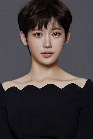 Hong So-yeong in Il Mare