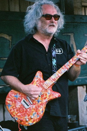 Scott McCaughey in R.E.M.: Rough Cut