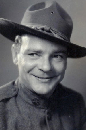 Russell Hopton in Renegade Trail