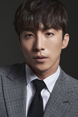 Dong Hyun-bae in Part-Time Spy