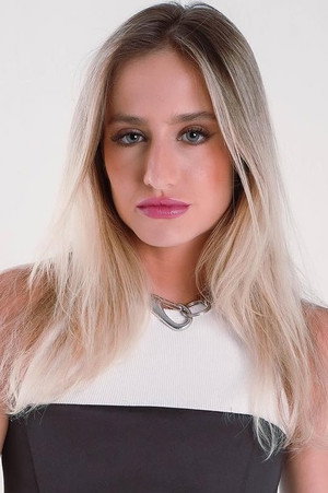 Bruna Griphao in Rich in Love