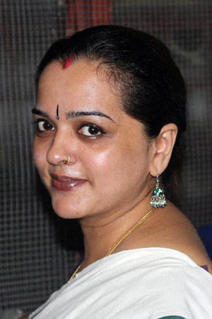 Vinduja Menon in Killikurushiyile Kudumba Mela