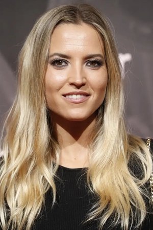 Ana Fernández in La bandera
