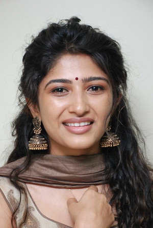 Roshini Prakash in Yemaali