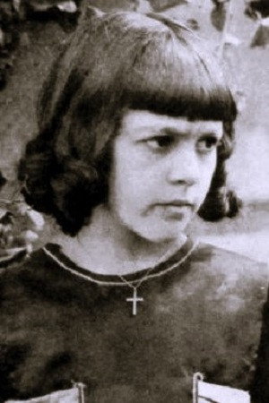 Mae Giraci in A Daughter of the Poor