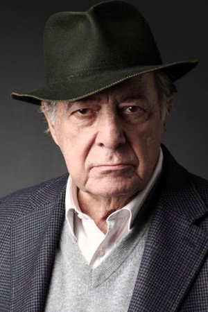 Carlo Alighiero in The Cat o' Nine Tails