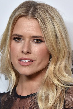 Sarah Wright in American Made