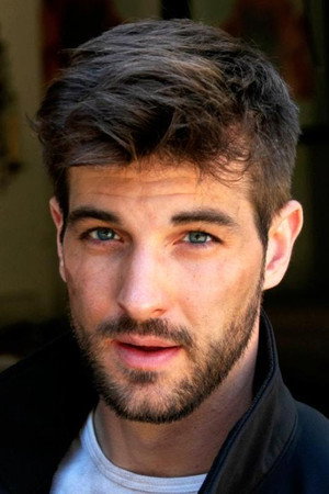Jake Allyn in Kill Me Twice