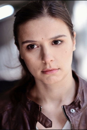 Aline Adam in Hager