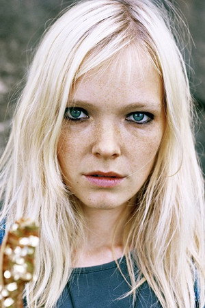 Viktoria Winge in Cold Prey