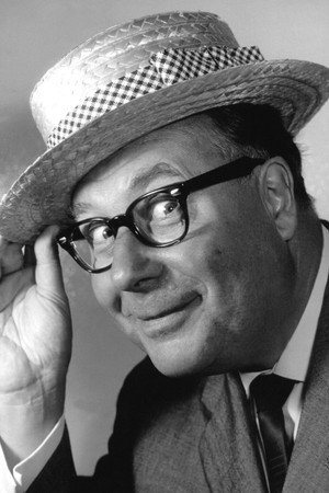 Heinz Erhardt in Freddy and the Millionaire