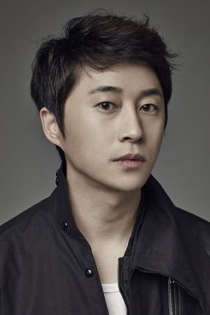 Lee Kyu-bok in Live Hard