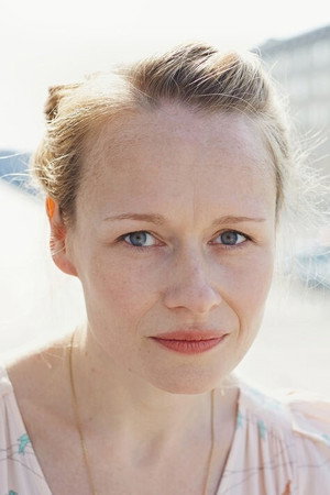 Anja Schneider in Cocoon