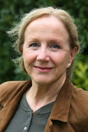Hélène Vincent in Life Is a Long Quiet River