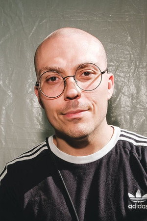 Anthony Fantano in Chewing