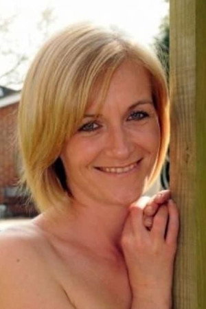 Alice Gilding in Alice's Naked Summer