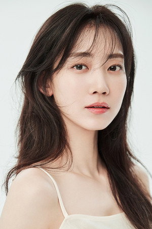 Shin Hyun-been in Beasts Clawing at Straws