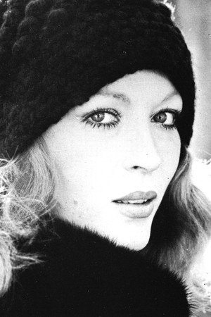 María Baxa in Young and Healthy as a Rose