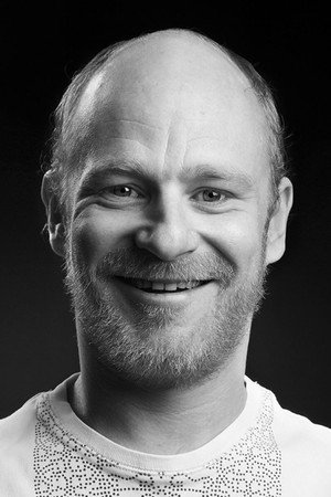 Eivind Sander in Varg Veum - The Writing on the Wall
