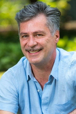 Leopoldo Pacheco in Tudo o Que é Sólido Pode Derreter