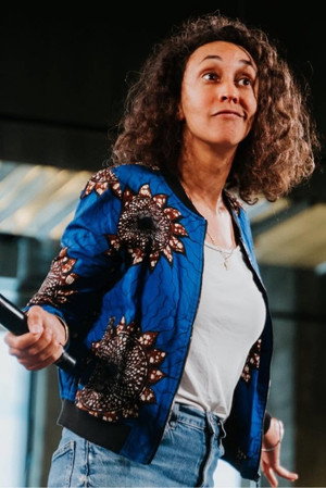 Natacha Prudent in Comédie Queer, la scène des Outre-mer