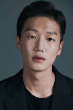 Lee Kang-han in .avi