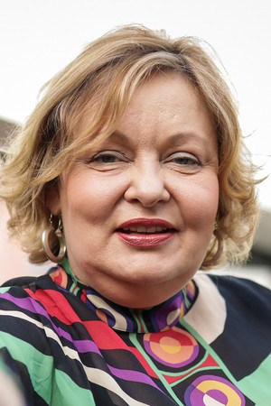 Ksenija Marinković in First Class Thieves