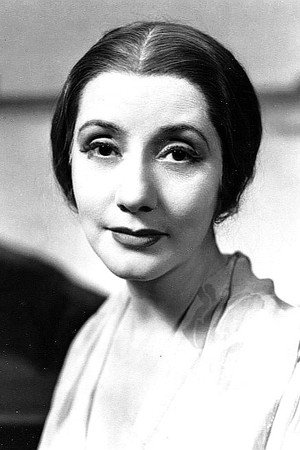 Lynn Fontanne in Peter Pan
