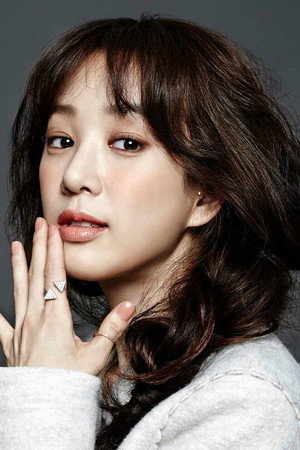 Jung Ryeo-won in Castaway on the Moon