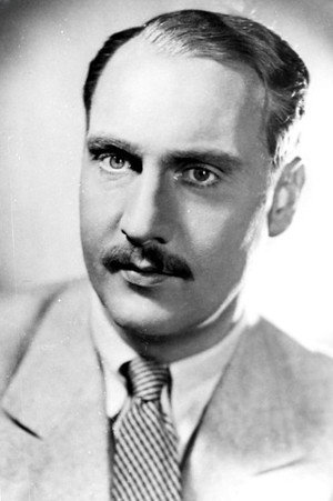 Siegfried Schürenberg in The Squeaker