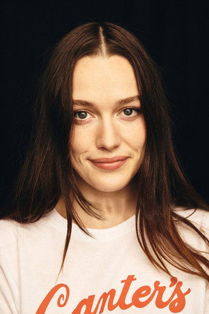 Victoria Pedretti in I'm the Mayor of Bimmi Gardens