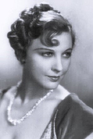 Carol Goodner in Parisian Life