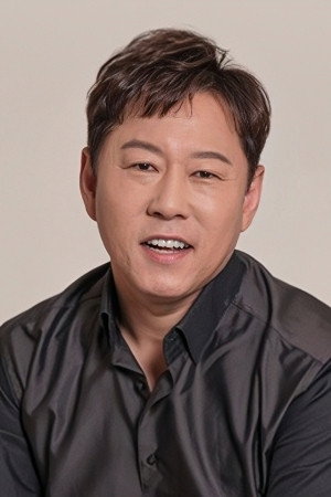 Kim Kwang-shik in Save the Green Planet!