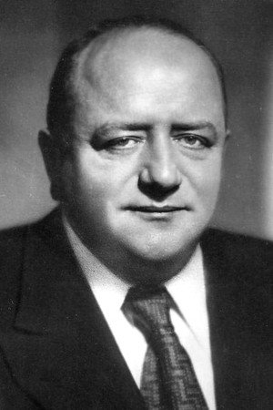Aribert Wäscher in Women Are Better Diplomats