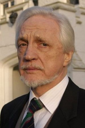 Edward Petherbridge in The Shining Pyramid